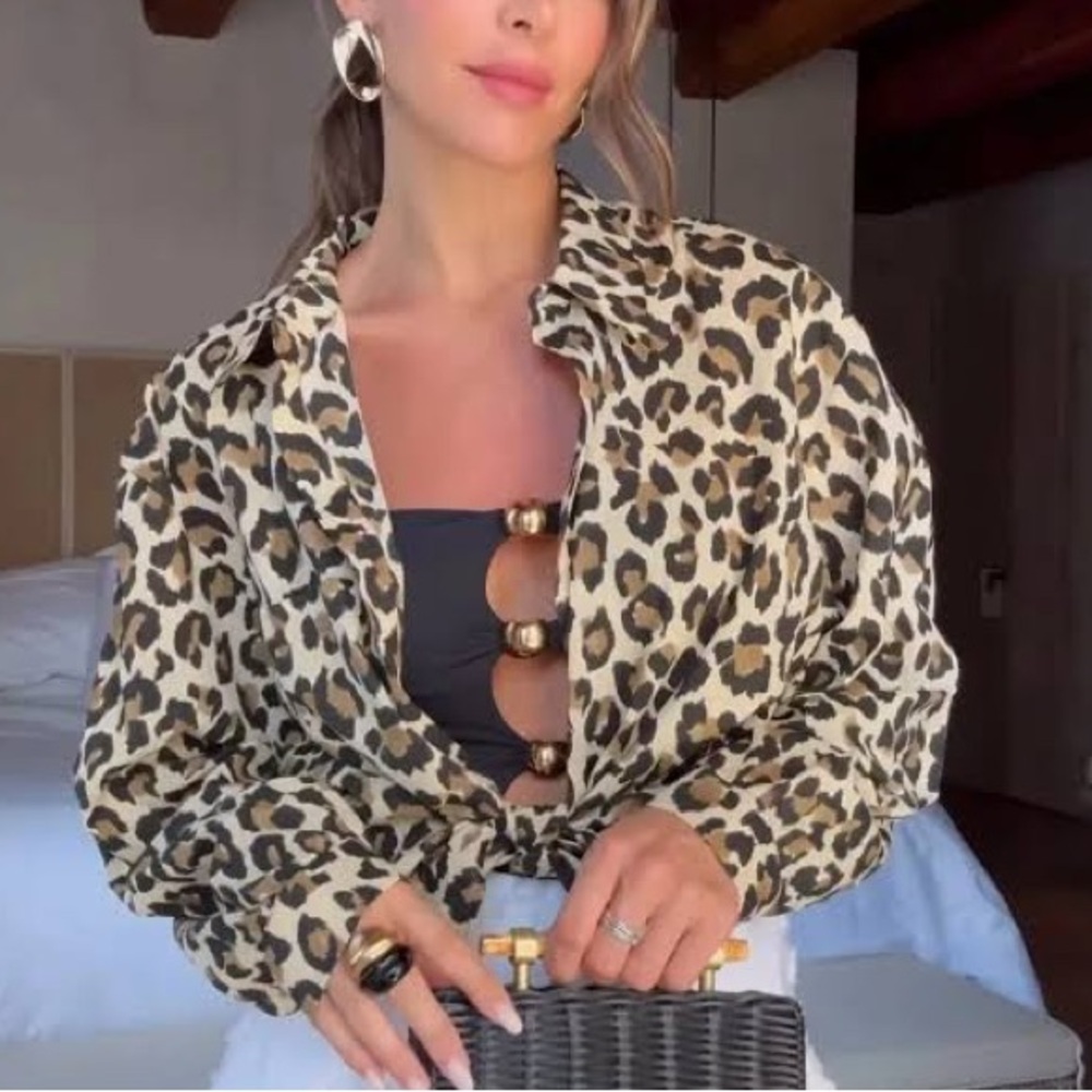 NWT Zara leopard print button down top